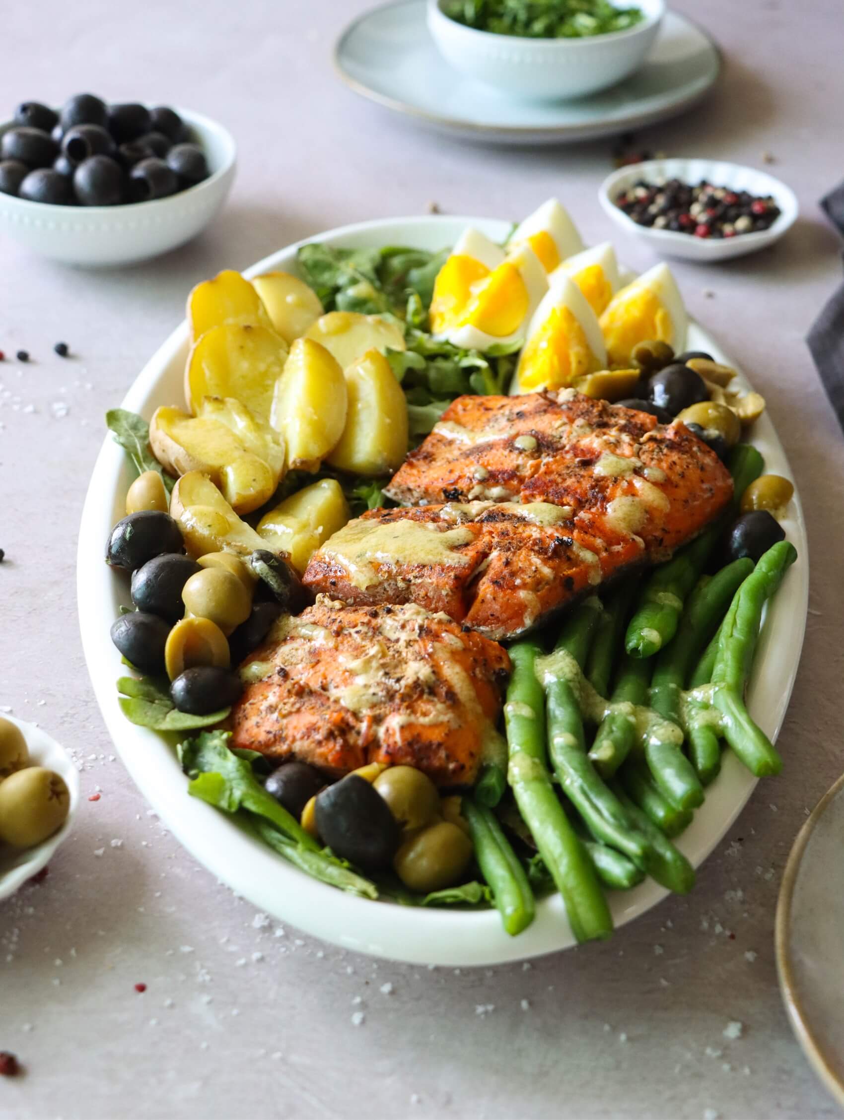 Grilled Salmon Niçoise Salad With Lemon Garlic Vinaigrette - Armanino