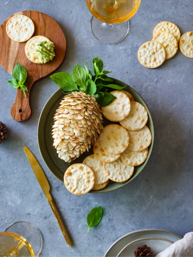 Holiday Pesto Cheeseball Pinecone