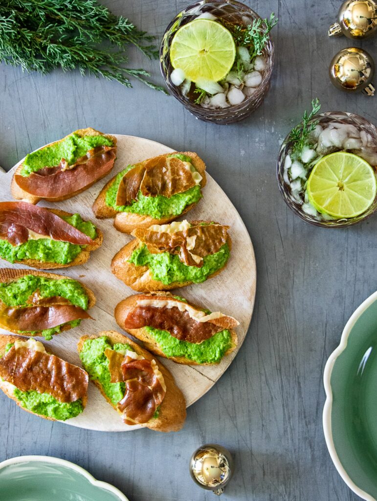 Pesto Pea Crostini with Crispy Prosciutto