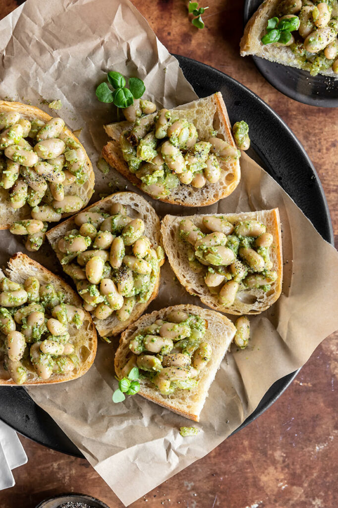 White Bean & Pesto Crostini